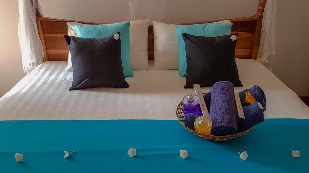 White Villa Beach Resort Mirissa Esterno foto